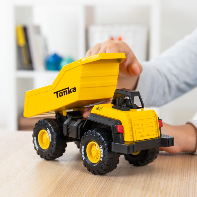 Tonka Classic Dump Truck - US 9840